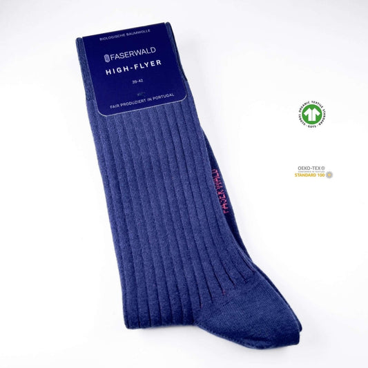 Tragegefühl neu definiert! Erlebe die perfekte Kombination aus Komfort und Nachhaltigkeit. Made in Portugal, based in Hamburg. Baumwollsocken für Damen, Herren und Kinder! Nahtlose Spitzen und verstärkte Belastungszonen.